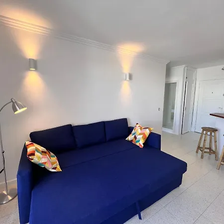 Bright And Quiet Windsor Park Апартаменты