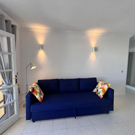 Апартаменты Bright And Quiet Windsor Park Адехе