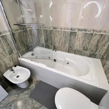 Bright And Quiet Windsor Park Appartement